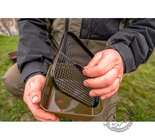 Контейнер с ситом Korum Maggot Tub And Riddle 2Pt/1.2л