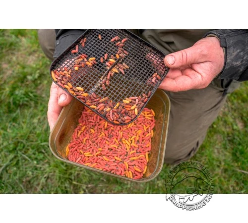 Контейнер с ситом Korum Maggot Tub And Riddle 2Pt/1.2л