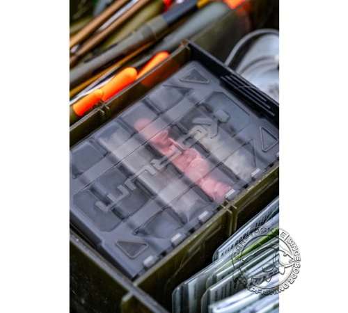 Коробочка с отсеками для мелких аксессуаров Korum Tackle Dispenser Blox