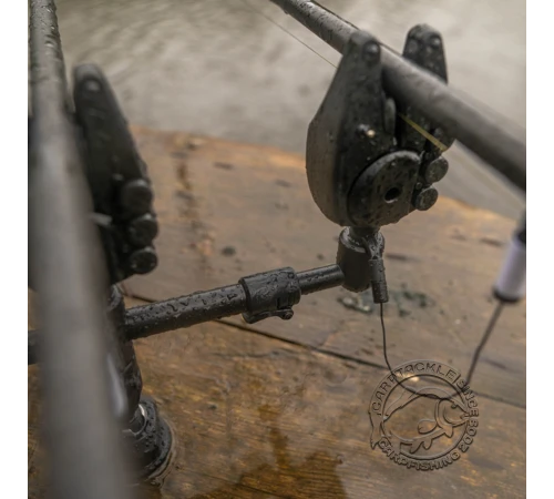 Раздвижная перекладина Avid Carp Lok Down Adjustable 2 Rod Buzz Bar